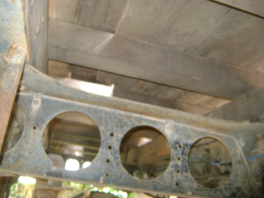 นิสัน UD 160 แรง  ยาว 5.15 เมตร  ราคา  370,000 บาท