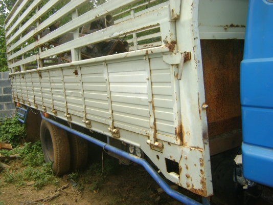 นิสัน UD 160 แรง  ยาว 5.15 เมตร  ราคา  370,000 บาท