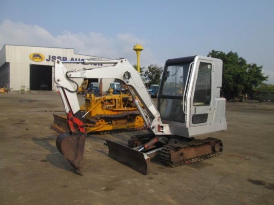 ขายรถขุดIHi.pc30เครื่องตัวใหม่ISUZU3สูบ..เก๋งกันฝน