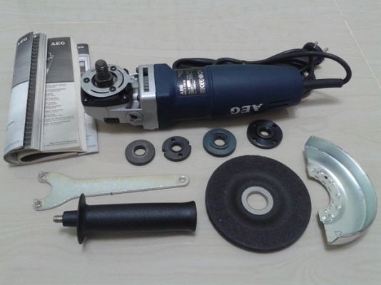เครื่องเจียร์ 4" AEG 710W MADE IN GERMANY เครื่องเจียร์ 4" AEG 710W MADE IN GERMANY
