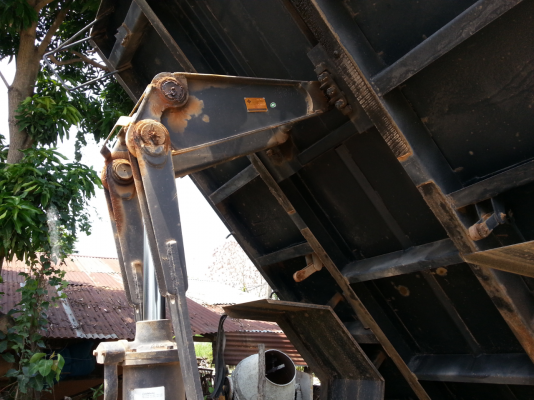 ขาย 6 ล้อ ดั้ม ฮีโน่เมก้าซี่รี่ 500  fc 9j 175 แรง ปี55 มีอีก 1 คันปลายปี 55  175 แรง (ยาว 4 เมตร)วิ่ง 60,000 โล เช่นกัน ราคา 1,050,000.-ต่อรองได้ครับ