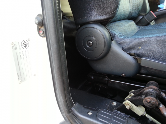 ขาย 6 ล้อ ดั้ม ฮีโน่เมก้าซี่รี่ 500  fc 9j 175 แรง ปี55 มีอีก 1 คันปลายปี 55  175 แรง (ยาว 4 เมตร)วิ่ง 60,000 โล เช่นกัน ราคา 1,050,000.-ต่อรองได้ครับ