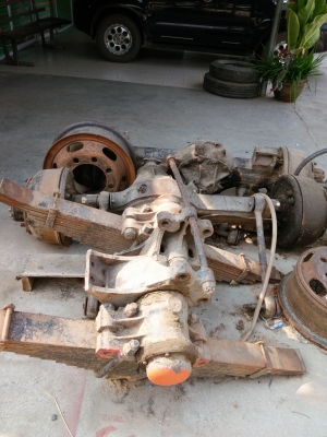 ขายชุดเสื้อเพลารถสิบล้อหน้ายาว  2 เพลา Isuzu tx