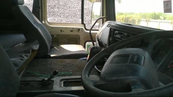 ขาย 10 ล้อ 2 เพลาไม่ดั้ม VOLVO ปี 47 มีระบบลากพ่วง เครื่องเดิม D6B turbo 250 แรงม้า เกียร์ ZF คัสซีสวยตลอดเส้น ทะเบียนเต็มพร้อมโอนครับ ขาย 10 ล้อ 2 เพลาไม่ดั้ม VOLVO ปี 47 มีระบบลากพ่วง เครื่องเดิม D6B turbo 250 แรงม้า เกียร์ ZF คัสซีสวยตลอดเส้น ทะเบียนเต็มพร้อมโอนครับ