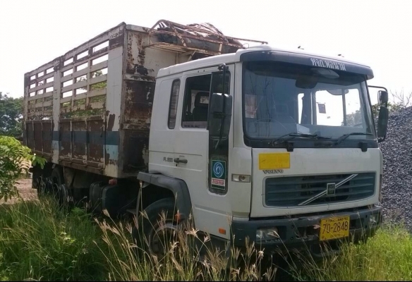 ขาย 10 ล้อ 2 เพลาไม่ดั้ม VOLVO ปี 47 มีระบบลากพ่วง เครื่องเดิม D6B turbo 250 แรงม้า เกียร์ ZF คัสซีสวยตลอดเส้น ทะเบียนเต็มพร้อมโอนครับ