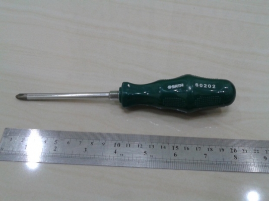 ไขควงสี่แฉก 8" SATA 60202 ไขควงสี่แฉก 8" SATA 60202