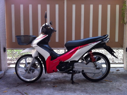 ขออนุญาติขาย Honda Wave 110i ตัว Top ล้อแม็ก สภาพดี โอนให้ฟรีครับ