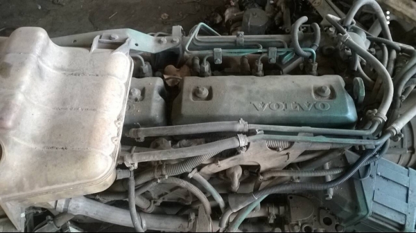 ขายเครื่อง VOLVO D6B turbo 250 แรงม้า อุปกรณ์ครบ ไดชาร์ต ไดสตาร์ท ปั้มลม ปั้มพาวเวอร์ ใบคุมเครื่องมีให้ครบ