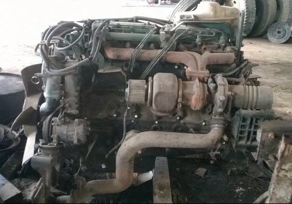 ขายเครื่อง VOLVO D6B turbo 250 แรงม้า อุปกรณ์ครบ ไดชาร์ต ไดสตาร์ท ปั้มลม ปั้มพาวเวอร์ ใบคุมเครื่องมีให้ครบ