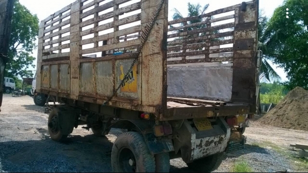 ขายลูกพ่วง 2 คานดั้ม ยาว 6 เมตร ยางมีใส่ให้ครบทุกเส้น มีให้เลือก 2 คัน ทะเบียนพร้อม ชุดโอนครบ