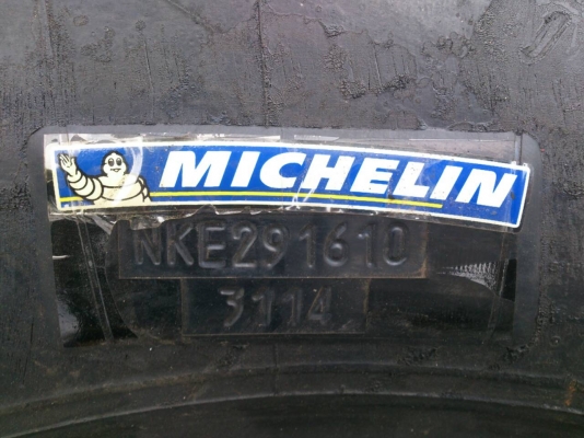 ขายยาง มิชลิน 275/80R22.5 ยางปี12  อัดเย็นมาจากมิชลินยังไม่ได้ใช้มีจำนวน 6 เส้น/ละ4000