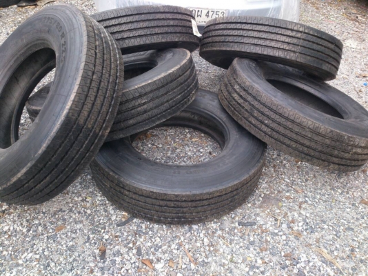 ขายยาง มิชลิน 275/80R22.5 ยางปี12  อัดเย็นมาจากมิชลินยังไม่ได้ใช้มีจำนวน 6 เส้น/ละ4000