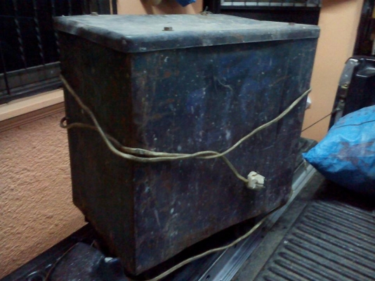 ขายตู้เชื่อม 300 A ยี่ห้ออาจิว สภาพเก่าภายนอก แต่ใช้งานได้ปกติ ทดลองก่อนซื้อได้ ขายตู้เชื่อม 300 A ยี่ห้ออาจิว สภาพเก่าภายนอก แต่ใช้งานได้ปกติ ทดลองก่อนซื้อได้