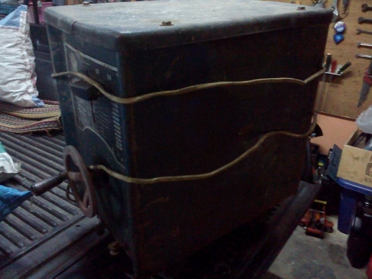 ขายตู้เชื่อม 300 A ยี่ห้ออาจิว สภาพเก่าภายนอก แต่ใช้งานได้ปกติ ทดลองก่อนซื้อได้ ขายตู้เชื่อม 300 A ยี่ห้ออาจิว สภาพเก่าภายนอก แต่ใช้งานได้ปกติ ทดลองก่อนซื้อได้