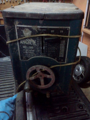 ขายตู้เชื่อม 300 A ยี่ห้ออาจิว สภาพเก่าภายนอก แต่ใช้งานได้ปกติ ทดลองก่อนซื้อได้ ขายตู้เชื่อม 300 A ยี่ห้ออาจิว สภาพเก่าภายนอก แต่ใช้งานได้ปกติ ทดลองก่อนซื้อได้