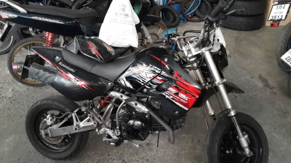 ขาย Kawasaki KSR ปี 53 เครื่องเดิมๆ ภายนอกแต่งตามรูป เล่มพร้อมโอน