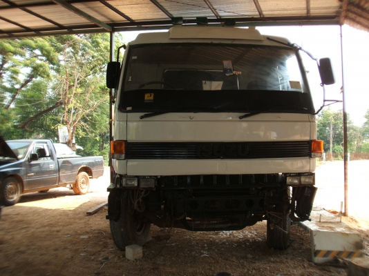 ขายรถสิบล้อ 2 เพลา โม่ปูน 6 คิว เครื่องยนต์อีซูซุ 275 แรงม้า ปั้มซาวเออร์ เบอร์ 22