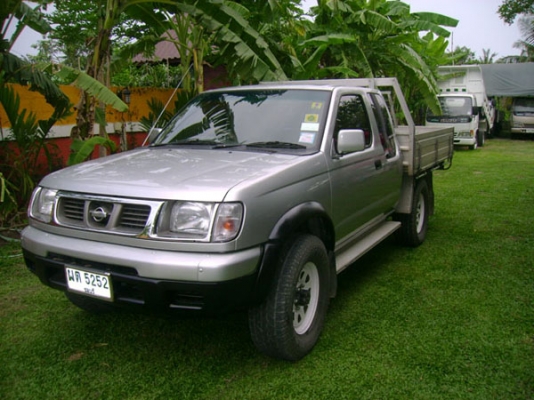 NISSAN FRONTIER KING CAB 4 WD BENZIN 24 จากโรงงาน LPG