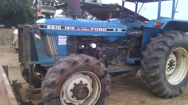ขายรถไถFORD รุ่น7610มีเทอร์โบ  เป็นรถเก่านอกใช้งานมา3ปีทะเบียนพร้อมโอนรถพร้อมใช้สนใจ0810076640