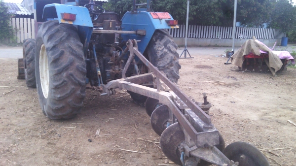 ขายรถไถFORD รุ่น7610มีเทอร์โบ  เป็นรถเก่านอกใช้งานมา3ปีทะเบียนพร้อมโอนรถพร้อมใช้สนใจ0810076640