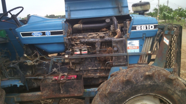 ขายรถไถFORD รุ่น7610มีเทอร์โบ  เป็นรถเก่านอกใช้งานมา3ปีทะเบียนพร้อมโอนรถพร้อมใช้สนใจ0810076640