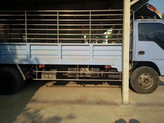 ขายNQRครัชซีใหญ่ ยาว 5,50 มราคาคุยกันได้