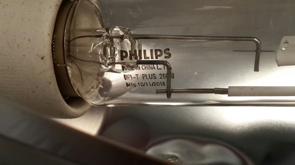 ขายโคมไฟถนน 250W สภาพดี พร้อมใช้ Body เป็น Aluminium