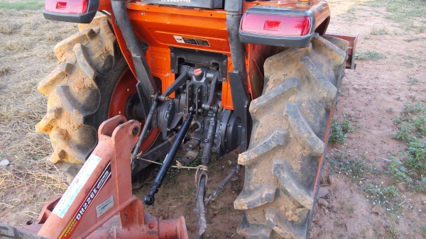 ขายรถไถคูโบต้า L3608 มีใบมีดดันดินผาล6/22พร้อมใช้งานครับ