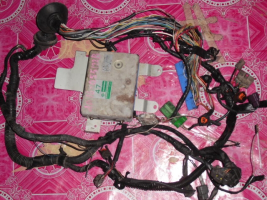 ขายกล่องพร้อมชุดสายไฟนิสสันga16