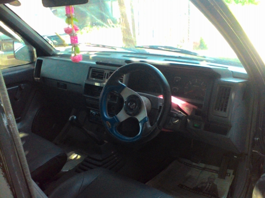 บิ๊กเอ็มแค 2.5ฝาแดงิพวงลัยเพเวอ เครื่องแน่น แอร์เย็น สีดี พร้อมใช้งาน