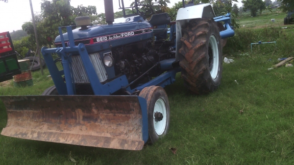 ขายรถไถฟอร์ด6600เสื้อลายพร้อมใช้พร้อมจดทะเบียนโอนราคา345000