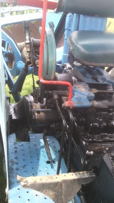 ขายรถไถฟอร์ด6600เสื้อลายพร้อมใช้พร้อมจดทะเบียนโอนราคา345000