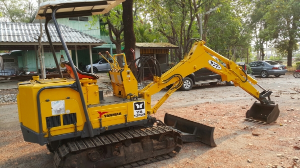 ขายรถขุดขนาดเล็กพร้อมเทลเลอร์ลากบรรทุก