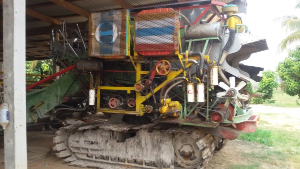 ขายรถเกี่ยวข้าวอุ้มแบ่งจ่ายสองงวดได้690000บาทวางก่อน400000บาทด่วนเดิน12htเครื่องjo8c