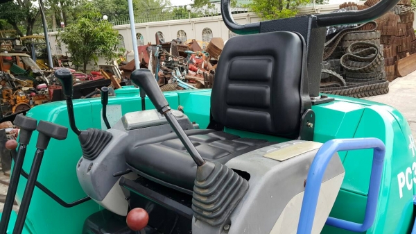 ขาย รถขุด KOMATSU รุ่น PC30-7- คันที่ 2 มือสอง นำเข้าญี่ปุ่น แทร็กเหล็กสวย มีให้เลือกหลายคัน สลักแน่น ทุกส่วน มือถือ/LINE ID : 0818753444 ขาย รถขุด KOMATSU รุ่น PC30-7- คันที่ 2 มือสอง นำเข้าญี่ปุ่น แทร็กเหล็กสวย มีให้เลือกหลายคัน สลักแน่น ทุกส่วน มือถือ/LINE ID : 0818753444