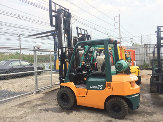 โฟล์คลิฟ TOYOTA รุ่น 7 ยก2ตัน3เมตร ติดแก๊ซเรียบร้อยแล้ว เกียร์ธรรมดา เครื่องดีเกียร์ดี 230,000 บาท 094-4267888 จะเด็ด