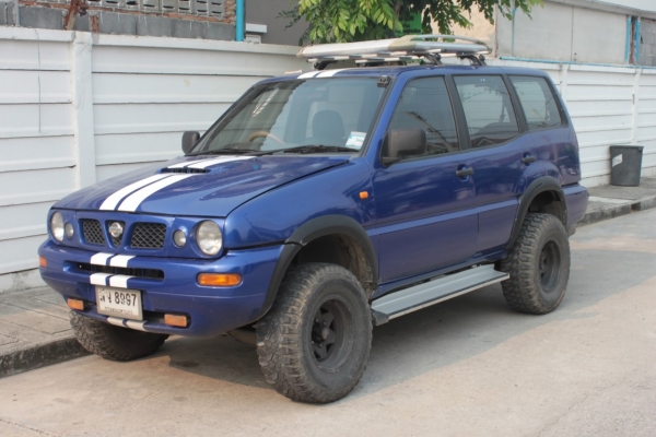 ินิสสัน TERRANO 2 เครื่องเดิม 2.4 เบนซิน 4WD เกียร์ธรรมดา ยกสูง ยางใหญ่.ขายถูกมาก รับแลกรถ