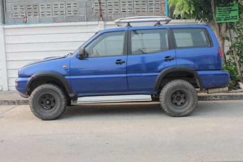 ินิสสัน TERRANO 2 เครื่องเดิม 2.4 เบนซิน 4WD เกียร์ธรรมดา ยกสูง ยางใหญ่.ขายถูกมาก รับแลกรถ