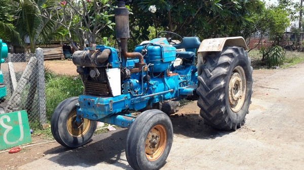 6610 เต็มตัวครับ  มีแต่ตัว กระดูกเดิมๆ รถใช้ลากอย่างเดียว