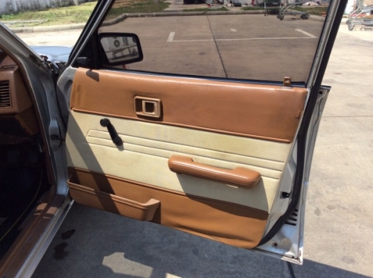 ขายรถโตโยต้า โคโรน่าหน้าแหลม เครื่องเดิม1.6 เกียร์ธรรมดา ติดแก๊สLPG ภายในเบาะสวยเดิมๆ แอร์เย็น วิทยุCDมีพร้อม ตัวถังเดิมๆสีมีริ้วรอย ไม่มีผุ แม็ก14 รถทรงเดิมดี ขับดีครับ พร้อมใช้