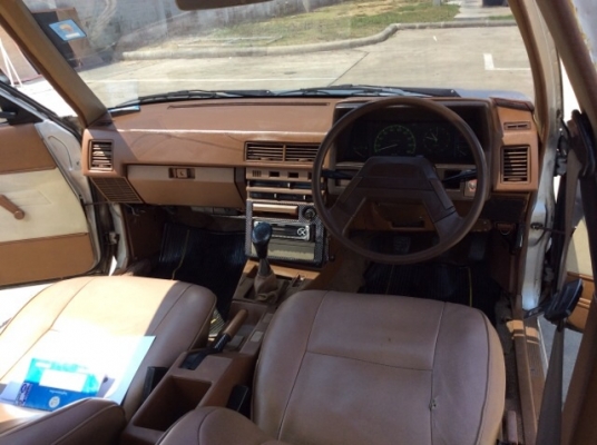 ขายรถโตโยต้า โคโรน่าหน้าแหลม เครื่องเดิม1.6 เกียร์ธรรมดา ติดแก๊สLPG ภายในเบาะสวยเดิมๆ แอร์เย็น วิทยุCDมีพร้อม ตัวถังเดิมๆสีมีริ้วรอย ไม่มีผุ แม็ก14 รถทรงเดิมดี ขับดีครับ พร้อมใช้