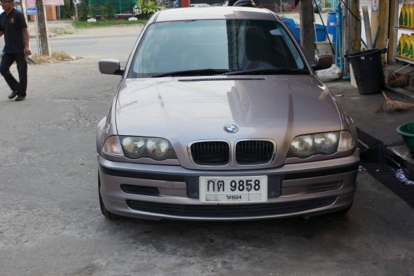 ขาย BMW 318i สภาพสวยครับ รถใช้น้อย ตอนนี้ไม่มีที่เก็บแล้ว มีคันใหม่
