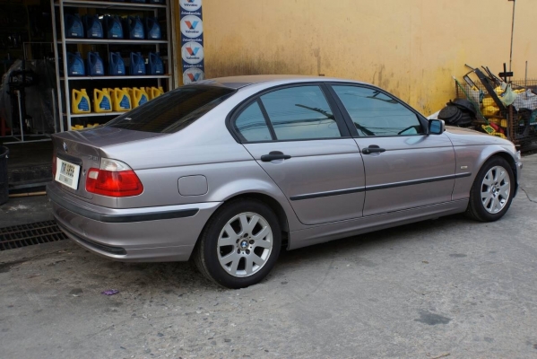 ขาย BMW 318i สภาพสวยครับ รถใช้น้อย ตอนนี้ไม่มีที่เก็บแล้ว มีคันใหม่