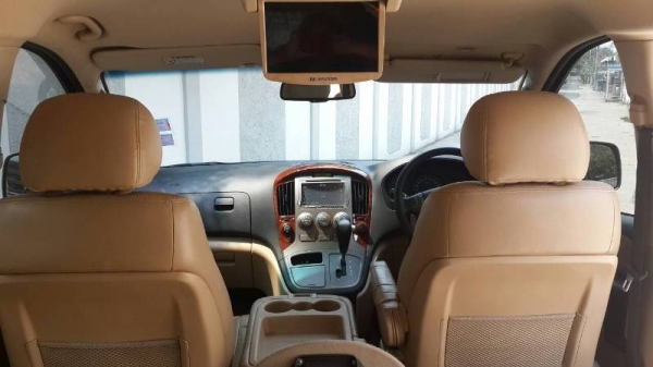 H1 DELUXE ปี 2012 เบาะ VIP 2 แถว