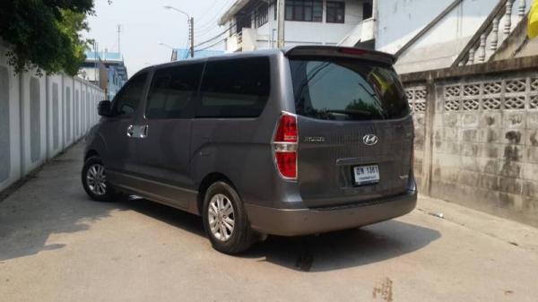 H1 DELUXE ปี 2012 เบาะ VIP 2 แถว