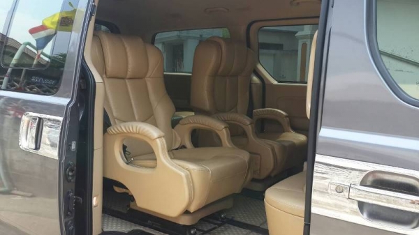 H1 DELUXE ปี 2012 เบาะ VIP 2 แถว