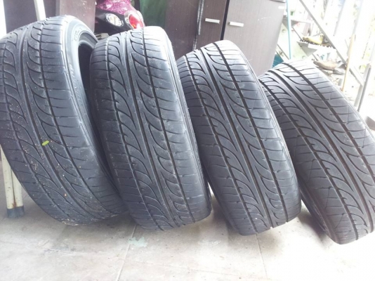 ขายยาง DUNLOP LM 703 215/45/17 ปี 12