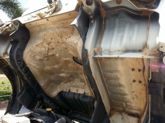 รถฮีโน่ 6 ล้อดั้ม 150 แรงม้า. ปี 55  ( รถวิ่ง 6x,xxx กม. )   สนใจติดต่อ 081 - 6079515