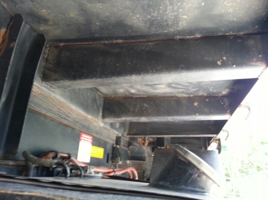 รถฮีโน่ 6 ล้อดั้ม 150 แรงม้า. ปี 55  ( รถวิ่ง 6x,xxx กม. )   สนใจติดต่อ 081 - 6079515