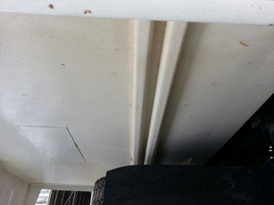 รถฮีโน่ 6 ล้อดั้ม 150 แรงม้า. ปี 55  ( รถวิ่ง 6x,xxx กม. )   สนใจติดต่อ 081 - 6079515